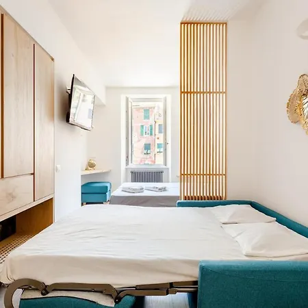 Jellyfish Luxury * Vernazza