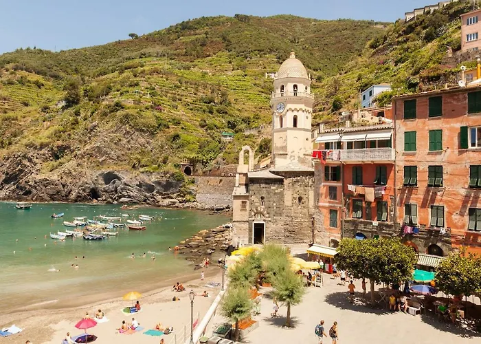 Jellyfish Luxury Vernazza